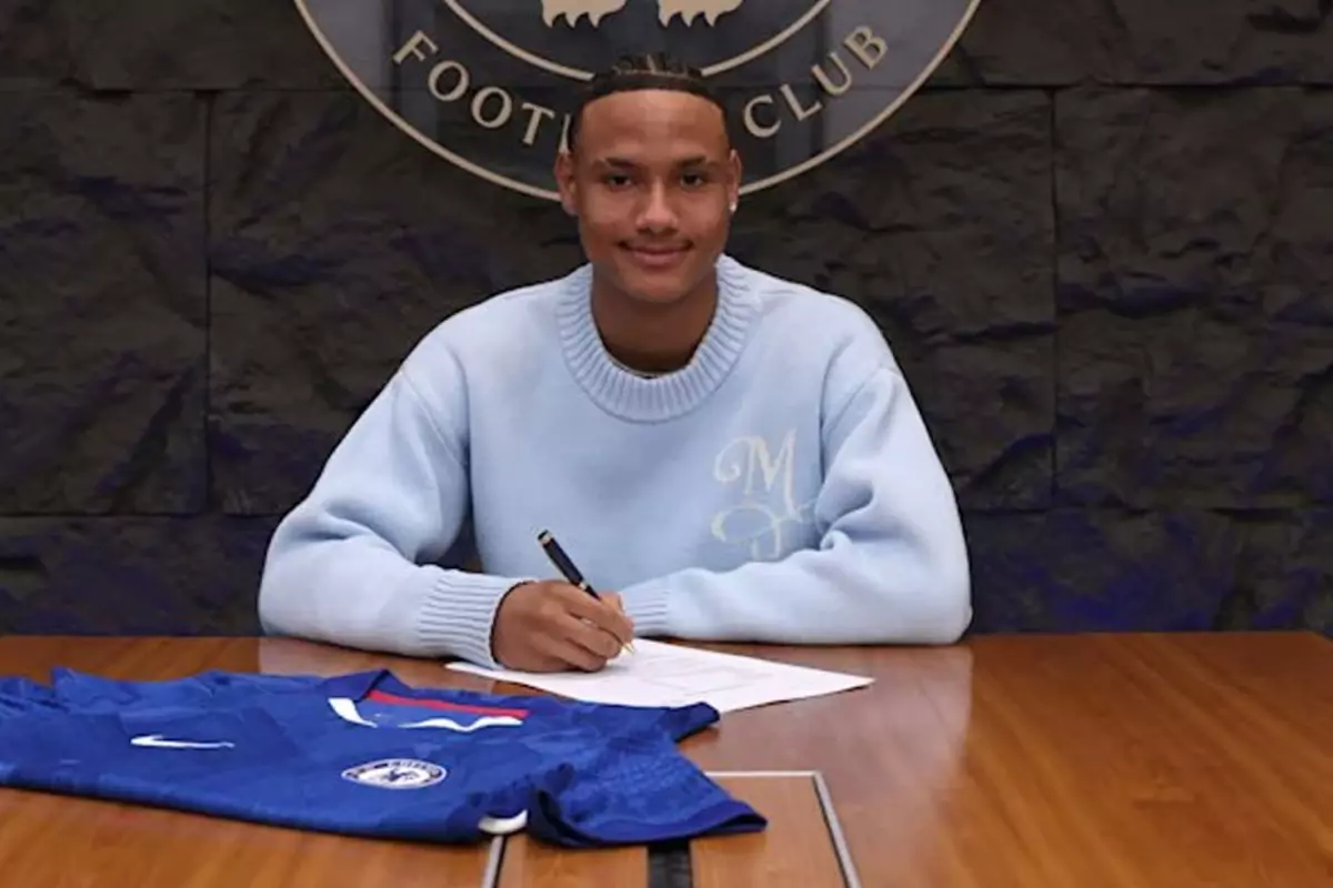 Babasının izinden gidiyor! Yıldız futbolcunun oğlu Chelsea'de