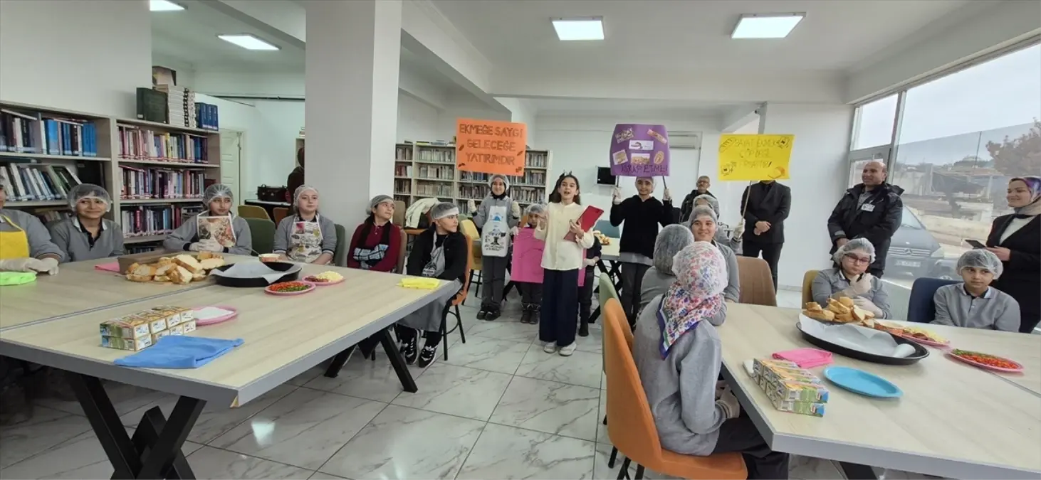 Bahşılı'da öğrenciler ekmek israfına dikkati çekti