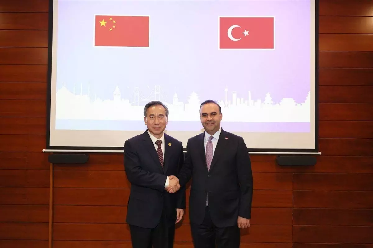 Bakan Kacır, Çin Uluslararası Ticareti Geliştirme Konseyi Başkanı Ren Hongbin ile bir araya geldi Açıklaması