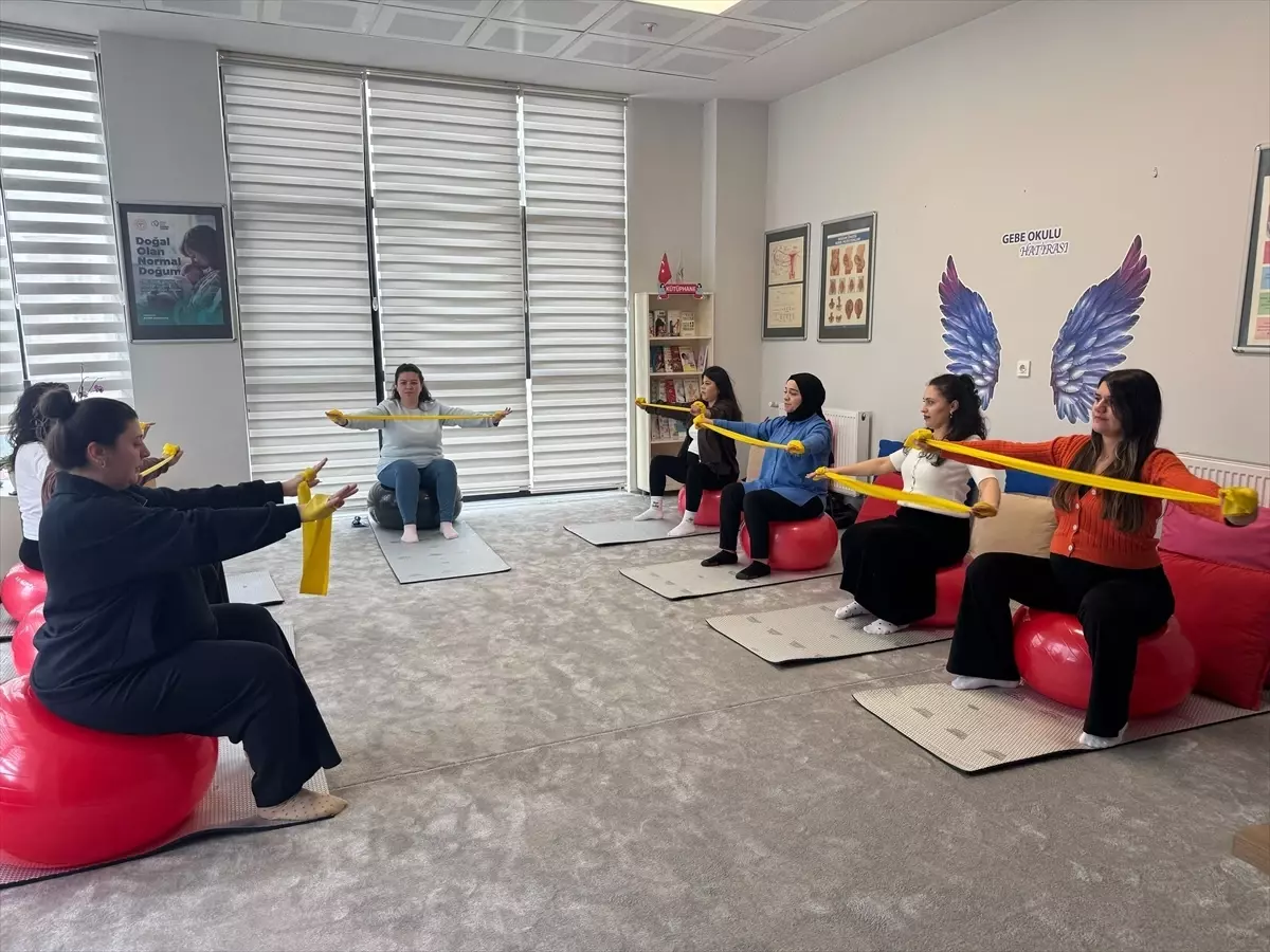 Bartın'da anne adayları gebe okulunda aldıkları eğitimle bilinçleniyor