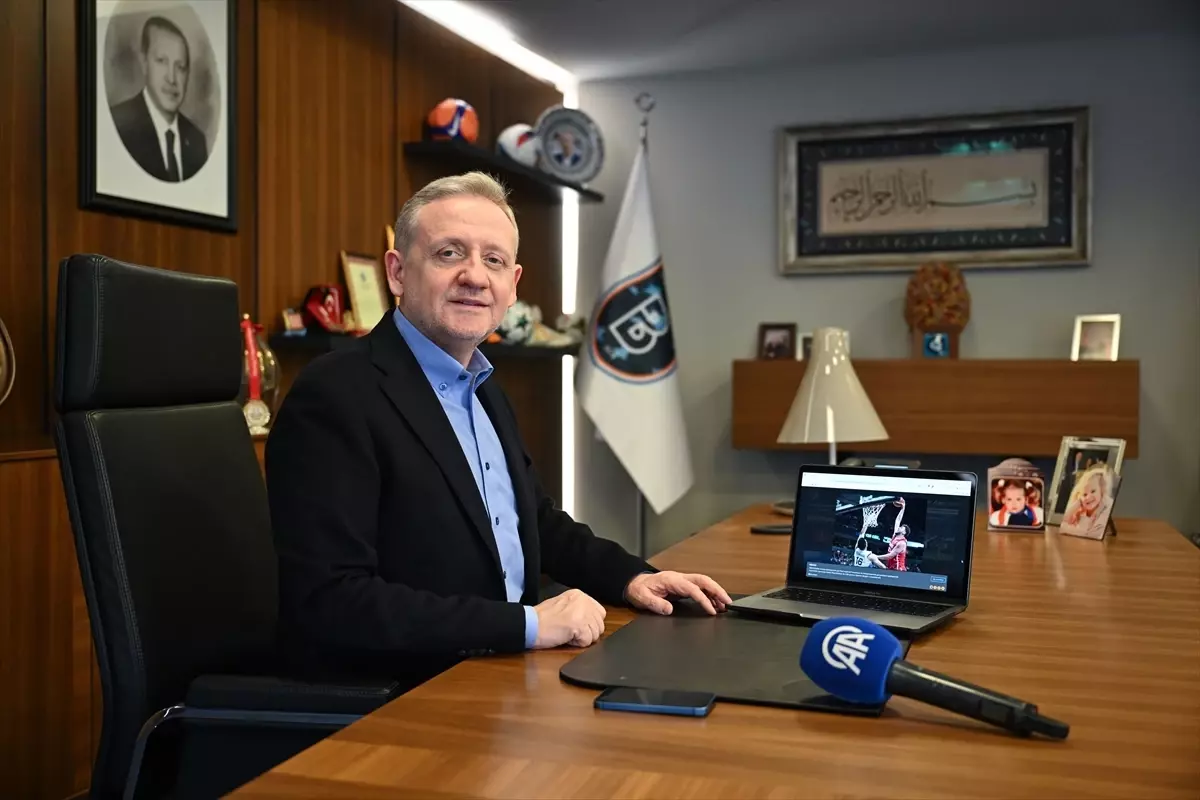 Başakşehir Futbol Kulübü Başkanı Göksel Gümüşdağ, AA'nın 'Yılın Kareleri' oylamasına katıldı