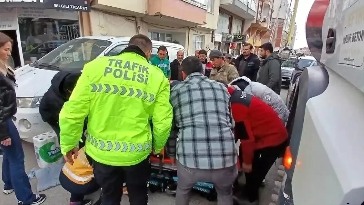 Beton mikserinin altında kalan yaşlı adam yaralandı