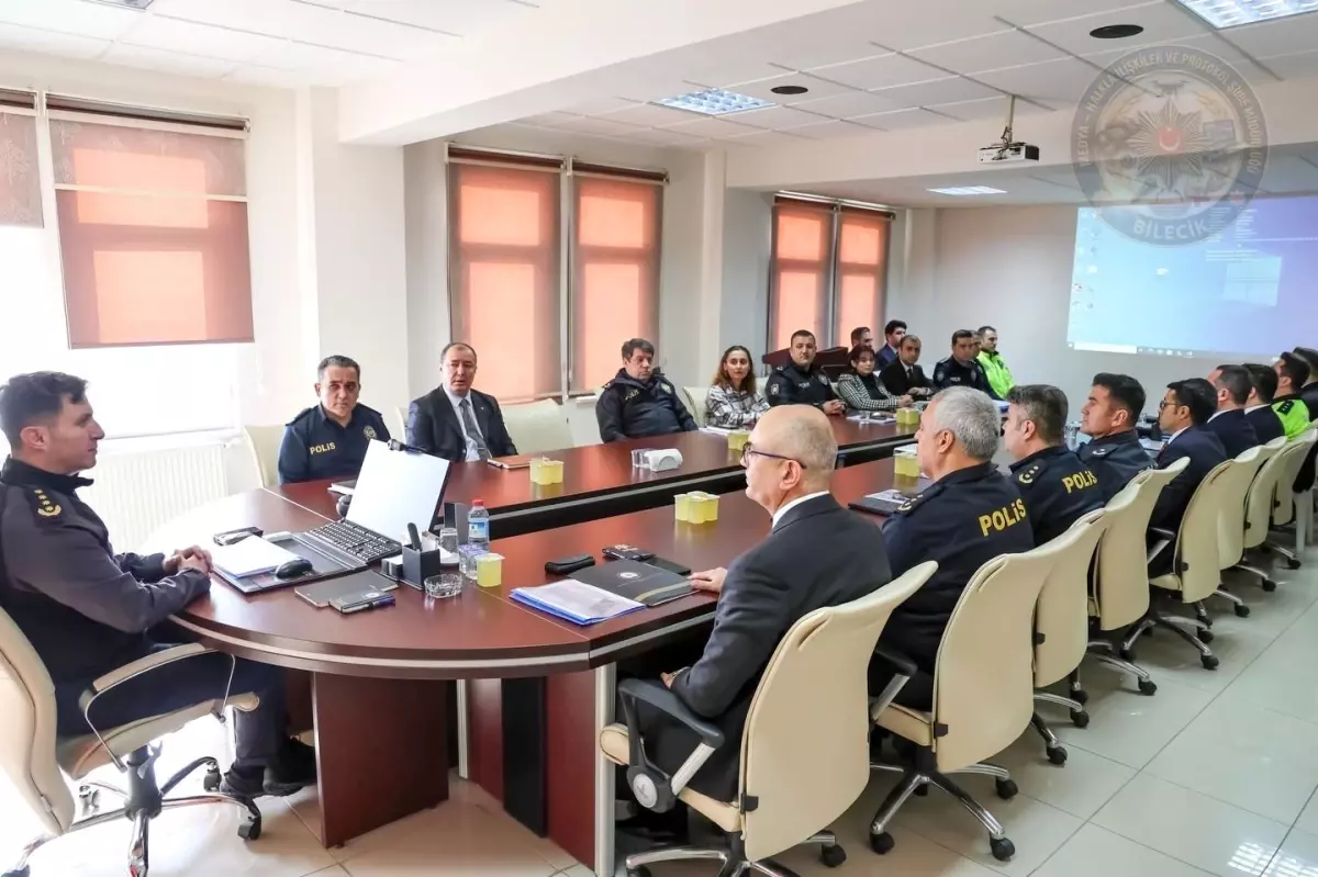 Bilecik emniyetinde haftalık genel değerlendirme toplantısı