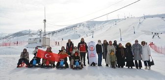 Bitlis'te kadınlar için kayak etkinliği düzenlendi