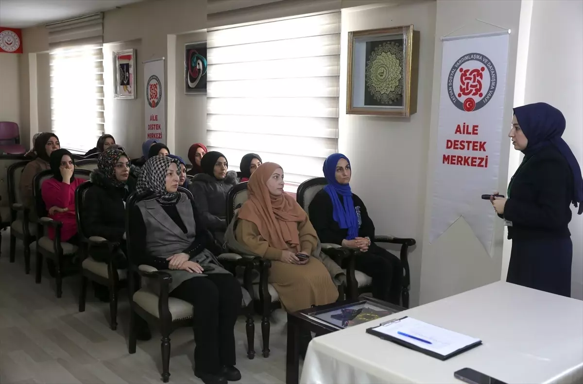 Bitlis'te sanal kumar bağımlılığının önlenmesinde hedef kitle anneler