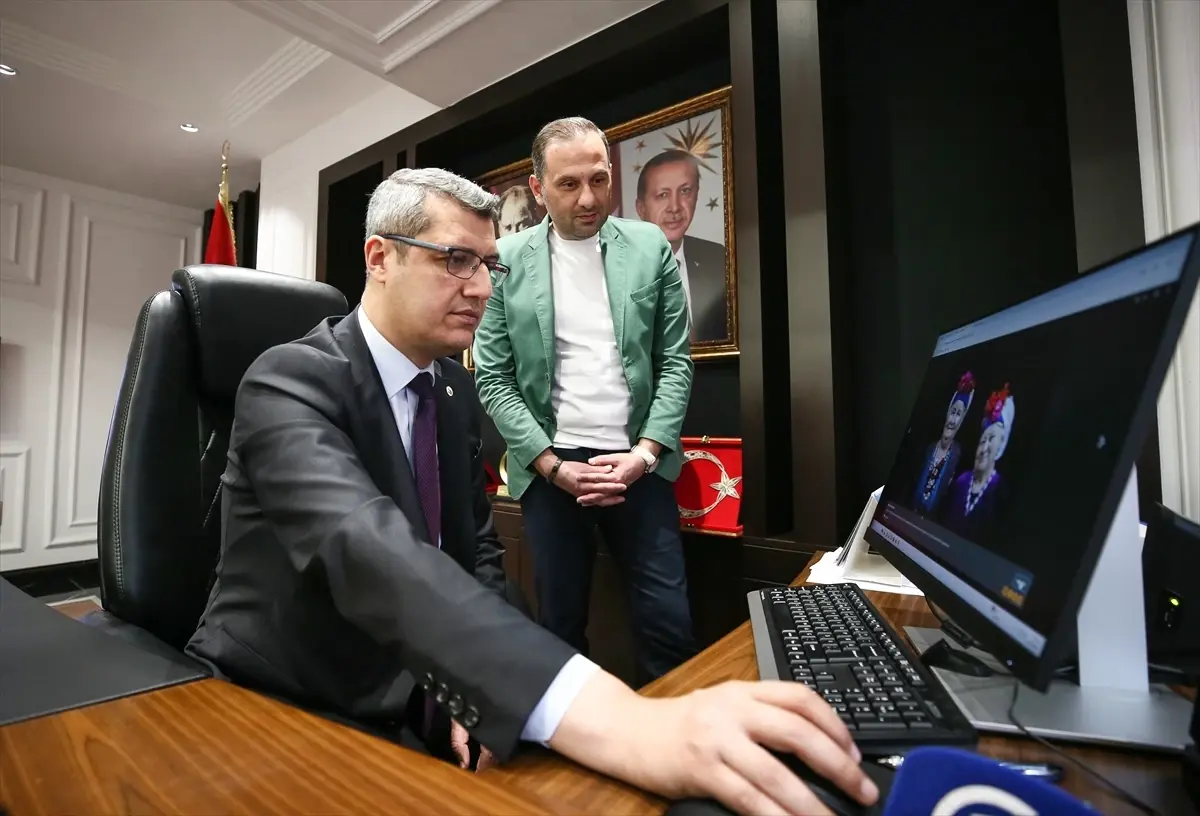 Bursa Orman Bölge Müdürü Şahan, AA'nın "Yılın Kareleri" oylamasına katıldı