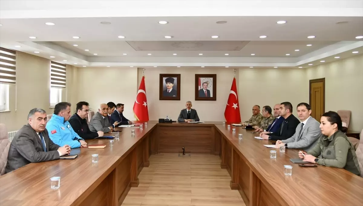 Çıldır Gölü'nde düzenlenecek festival buzdaki çözülmeler nedeniyle iptal edildi