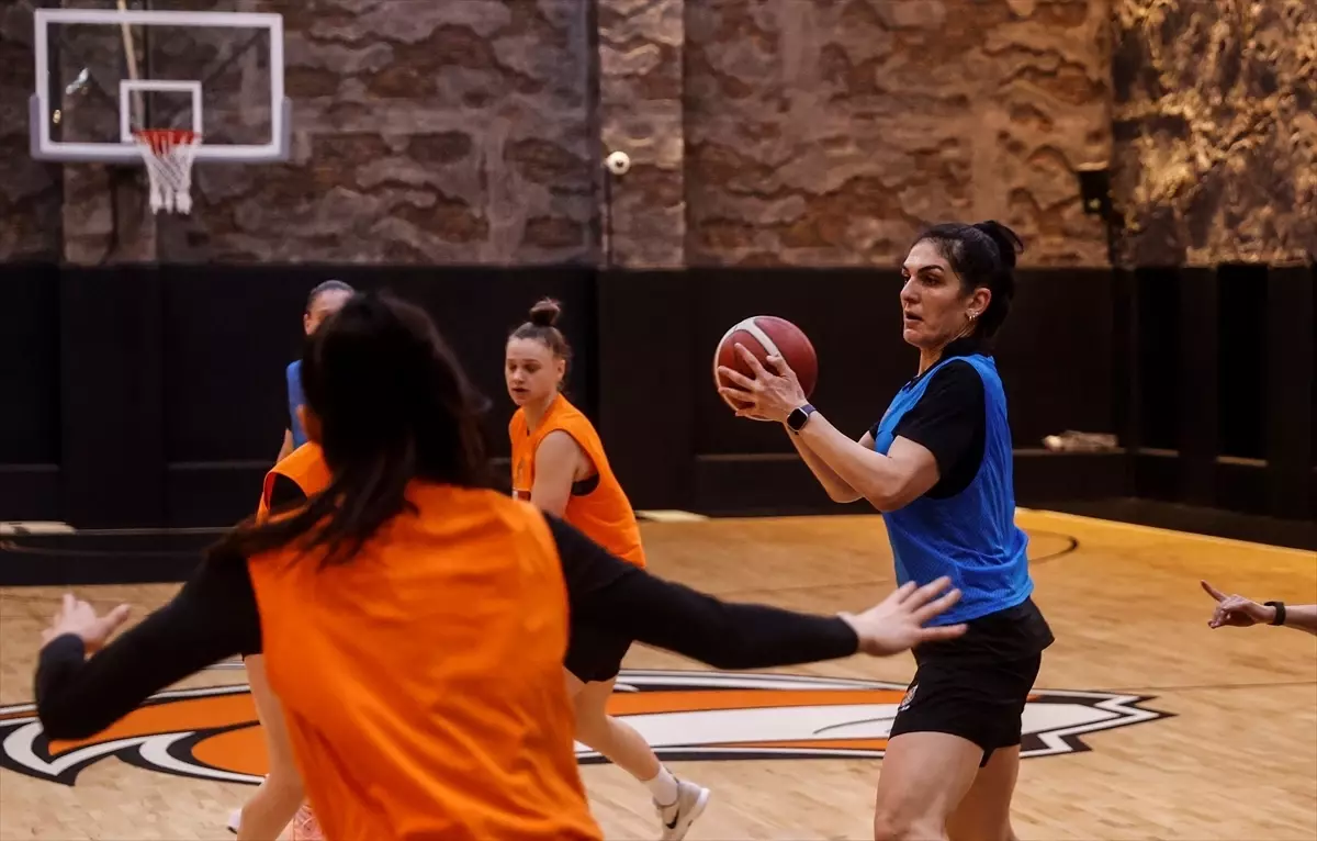 ÇİMSA ÇBK Mersin, FIBA Kadınlar Avrupa Kupası'nda yarı final hesapları yapıyor