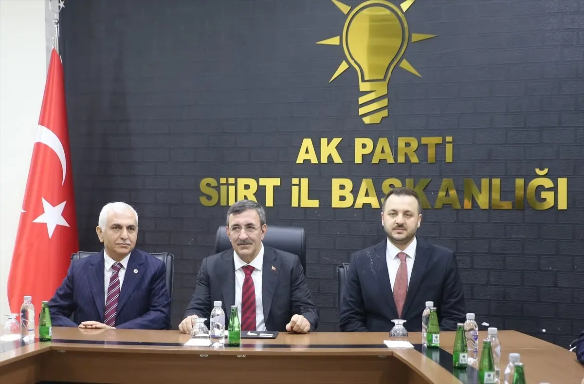 Cumhurbaşkanı Yardımcısı Yılmaz, Siirt Valiliğini ziyaret etti