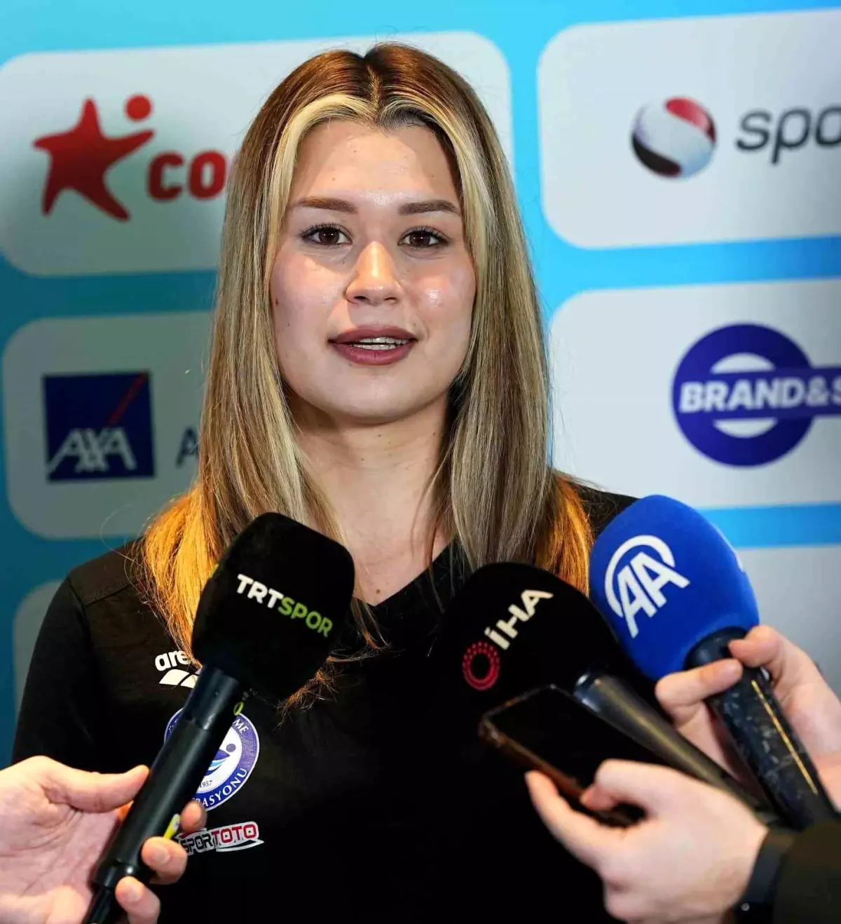 Defne Kurt: '5 altın madalya aldığım için inanılmaz mutluyum'