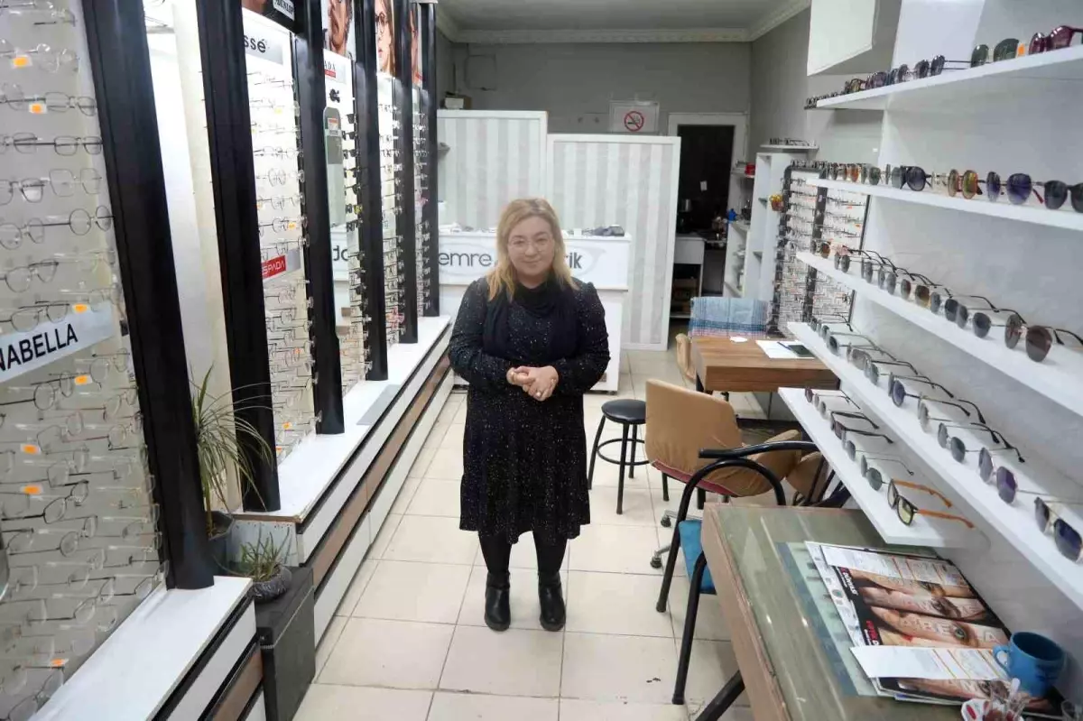 Depremde ölen eşinin mesleğini sürdürerek hayata tutundu