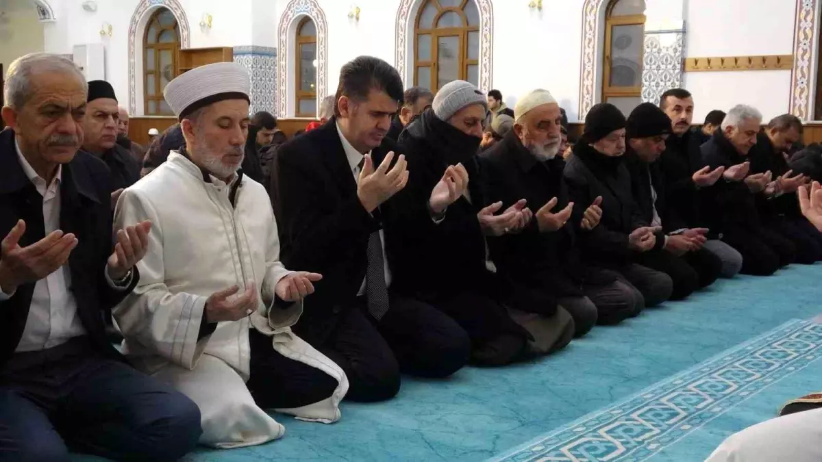 Depremlerin 3'üncü yılında Kilis'te hayatını kaybedenler için dua edildi