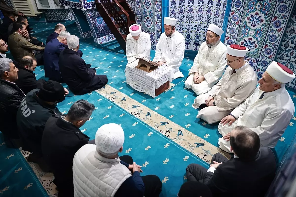 Diyanet İşleri Başkanı Arpaguş, depremlerin yıl dönümünde Osmaniye'de hatim duası yaptı