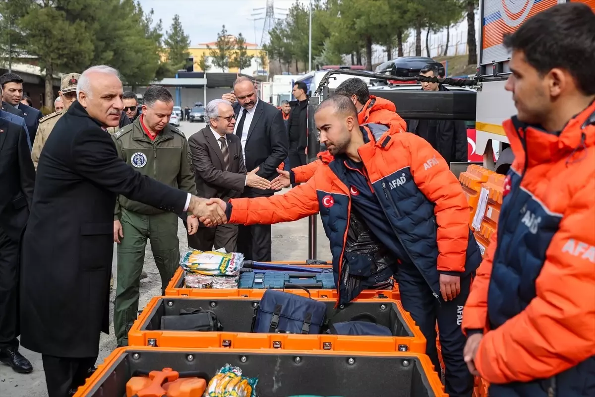 Diyarbakır'da 6 Şubat depremlerinde hayatını kaybedenler programlarla anıldı
