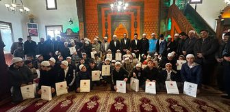 Doğanhisar'da yarı yıl tatilinde camiye giden 140 çocuklara hediye takdim edildi