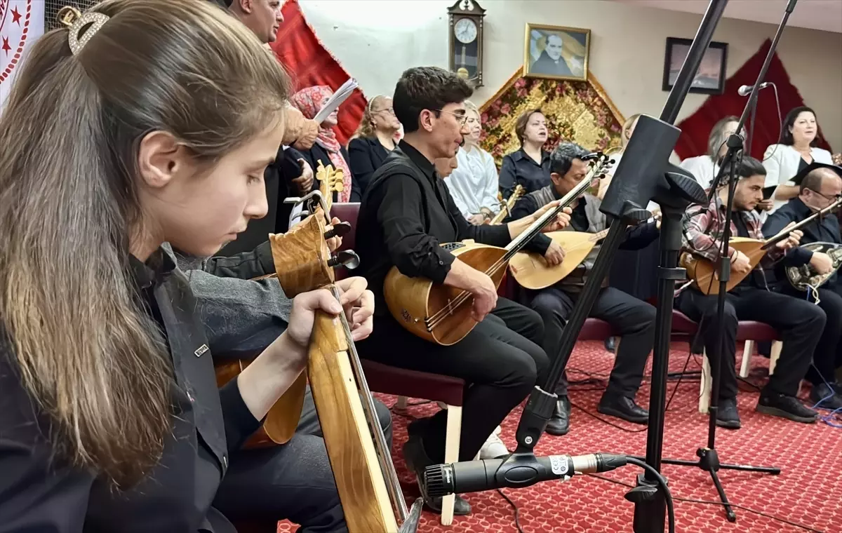 Edirne huzurevinde 'Mübadil türküler' seslendirildi