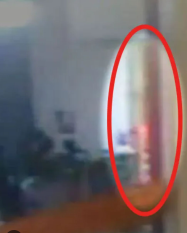 В ночь смерти Эпштейна в зону его камеры вошел один из заключенных