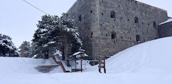 Erzurum'daki 'ecdat yadigarı' Aziziye Tabyaları karla kaplandı