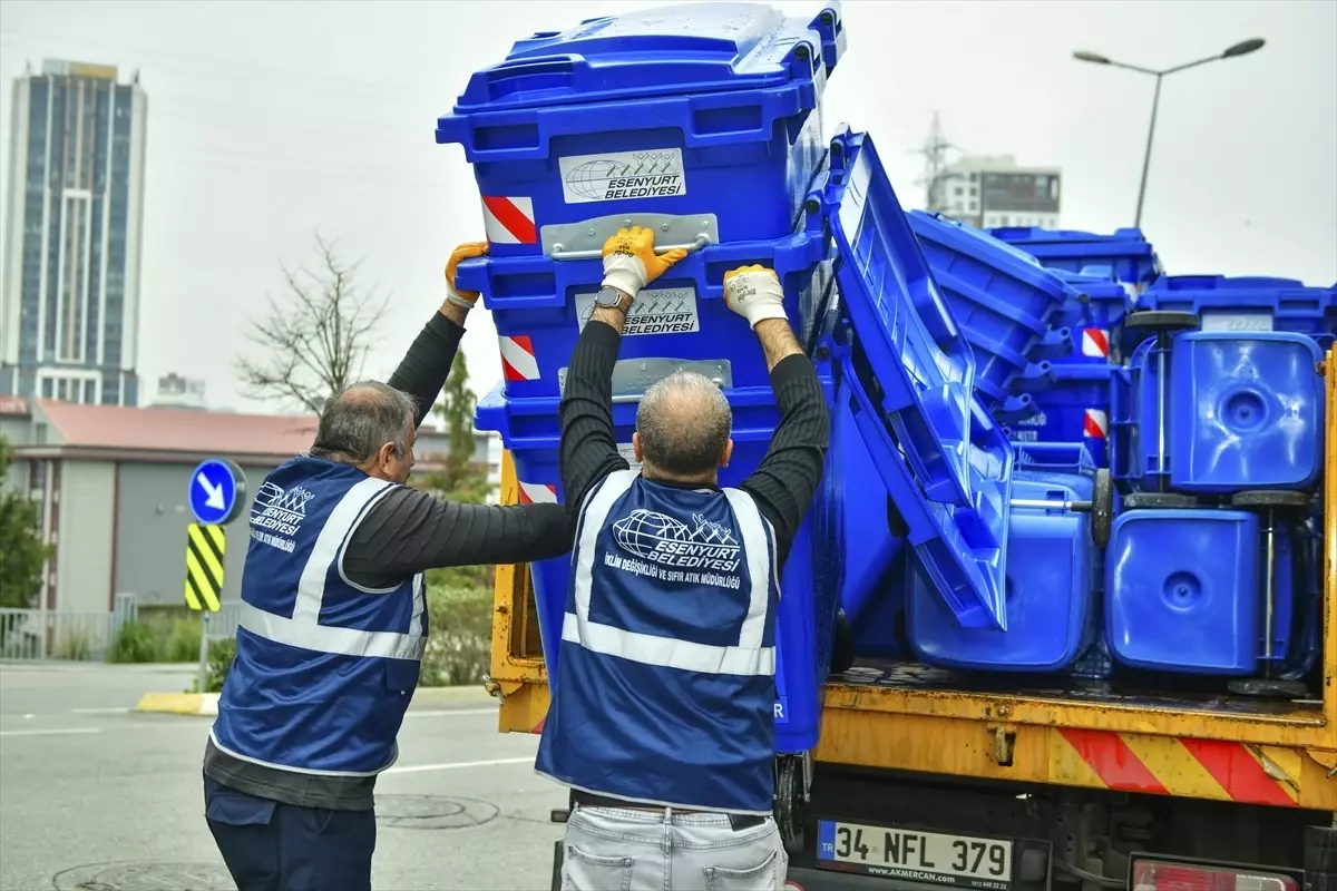 Esenyurt'taki sitelerde geri dönüşüm seferberliği sürüyor