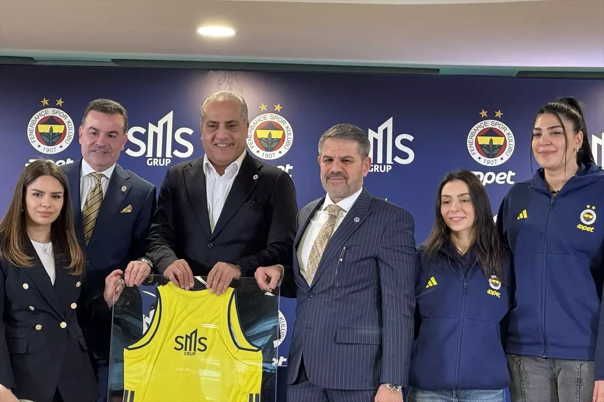 Fenerbahçe Opet Kadın Basketbol Takımı ile SMS Grup İnşaat arasında sponsorluk anlaşması imzalandı