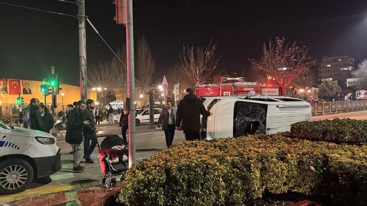 Gaziantep'te Trafik Kazasında 3 Yaralı
