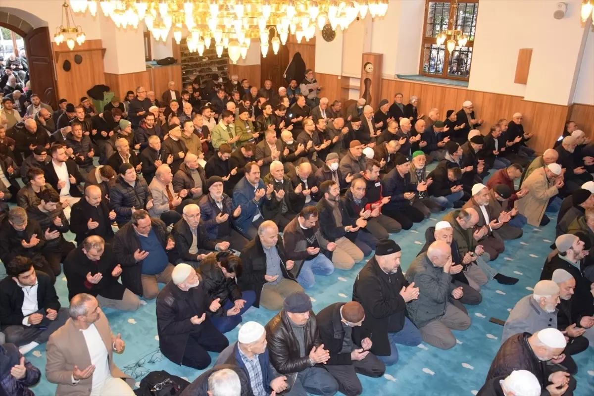 Giresun'da 6 Şubat depremlerinde hayatını kaybedenler anıldı