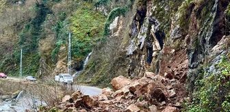 Giresun'da heyelan nedeniyle köy yollarında ulaşımda aksama yaşandı