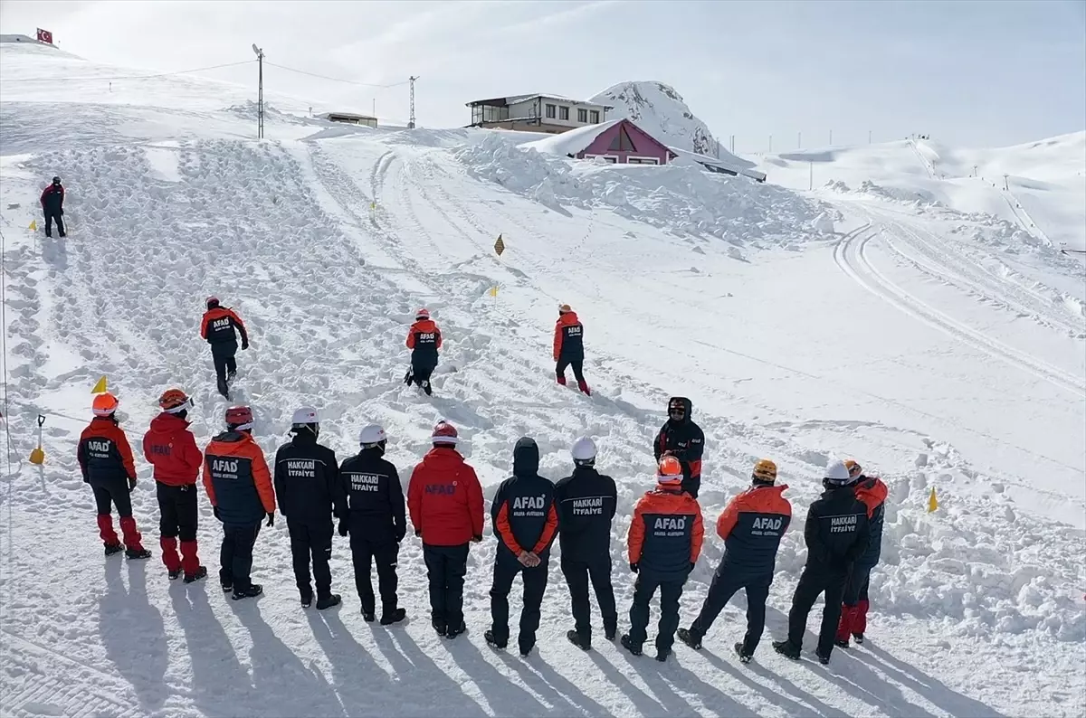 Hakkari'de AFAD ve belediye personeline çığda arama kurtarma eğitimi verildi
