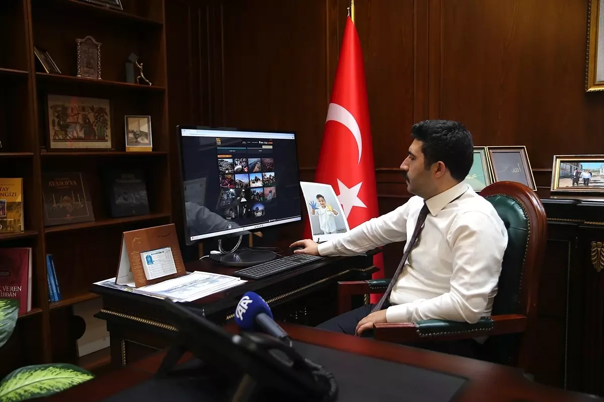 Hatay'da görevli kaymakamlar AA'nın 'Yılın Kareleri' oylamasına katıldı