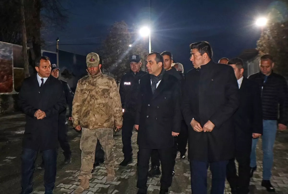 Iğdır Valisi Taşolar, Ermenistan sınırındaki Alican Sınır Kapısı'nı inceledi