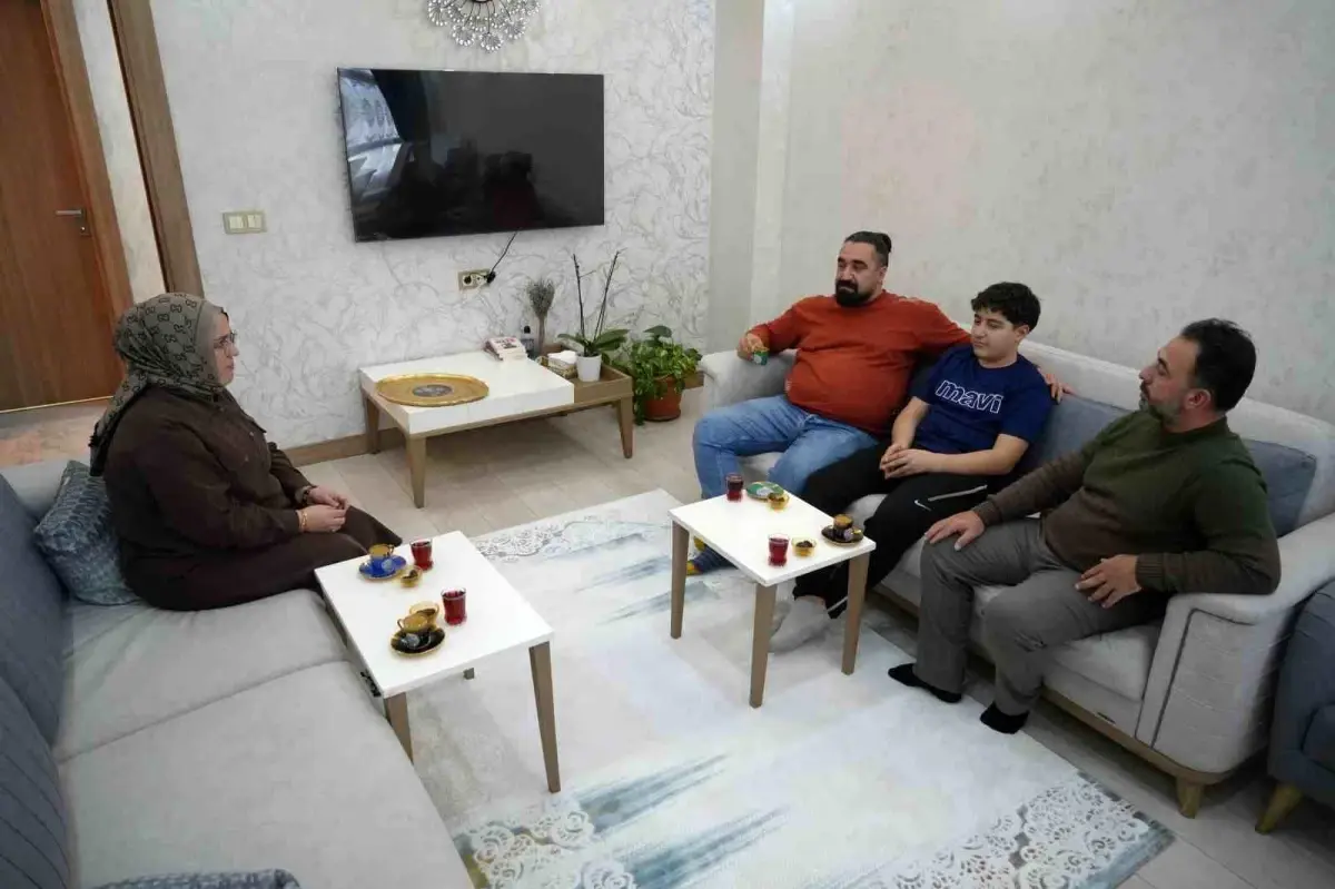 İslahiyeli depremzedeler: "Devlet-millet el ele ayağa kalktık"