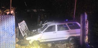 İzmir'de bahçe duvarına çarpan otomobildeki 1 kişi öldü