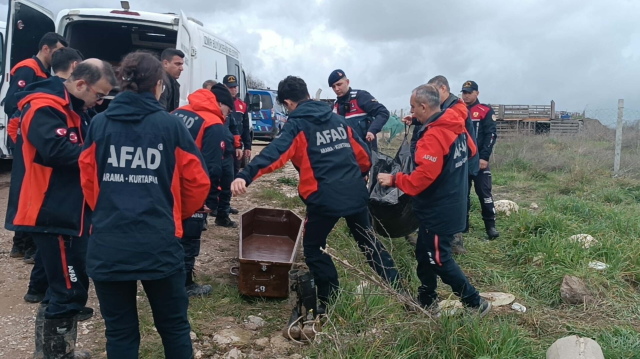 izmir de otomobil dere uzerindeki kopruden 19545941 6427 m