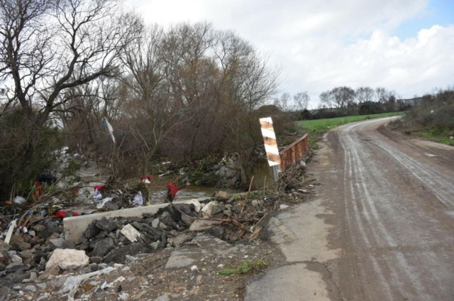 izmir de otomobil dere uzerindeki kopruden 19545941 935 m