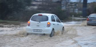 İzmir'in Ödemiş ilçesinde yağış hayatı olumsuz etkiledi