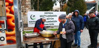 İzmir ve Uşak'ta, Kahramanmaraş merkezli depremlerde hayatını kaybedenler anıldı