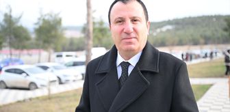 Kahramanmaraş'ta depremlerde yakınlarını kaybedenler kabirleri ziyaret ediyor