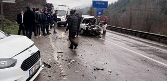 Karabük'te hafif ticari araçla çarpışan otomobildeki 5 kişi yaralandı