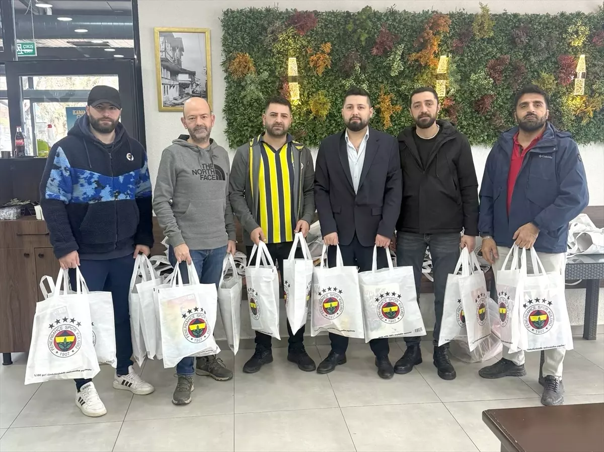 Karamürsel Fenerbahçeliler Derneği çocuklarla kahvaltıda buluştu