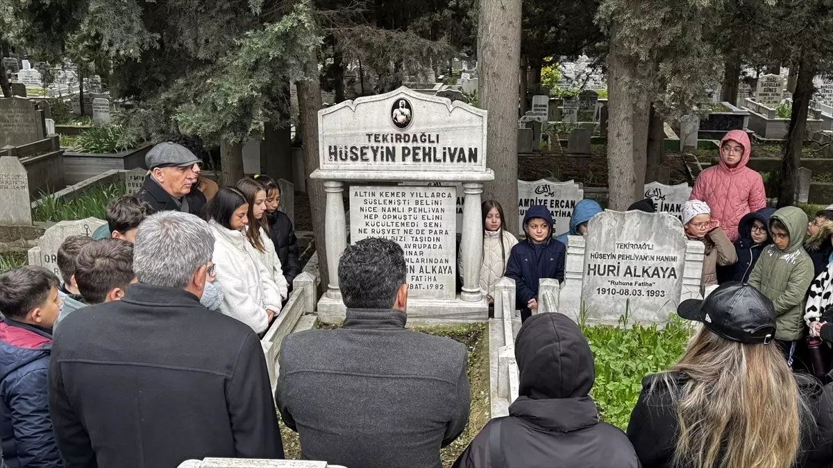 'Kaybeden gazoz içer' sözüyle hatırlanan Kırkpınar efsanesi Hüseyin pehlivan Tekirdağ'da dualarla anıldı