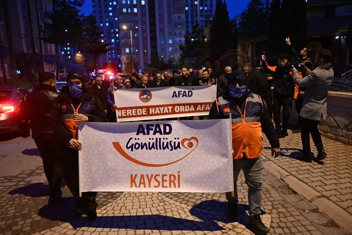 Kayseri'de 'sessiz yürüyüş' ve mahalle tahliye tatbikatı yapıldı