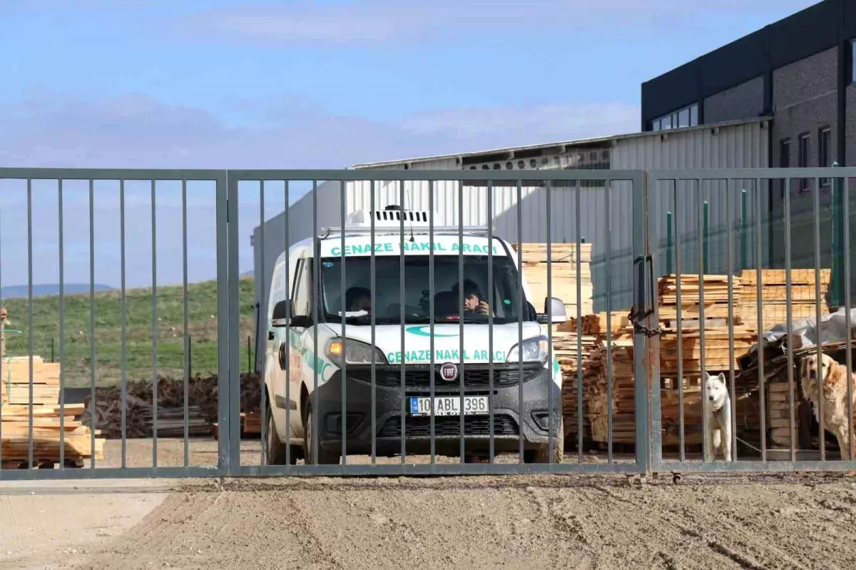 Kereste makinesinden fırlayan parça işçinin ölümüne neden oldu