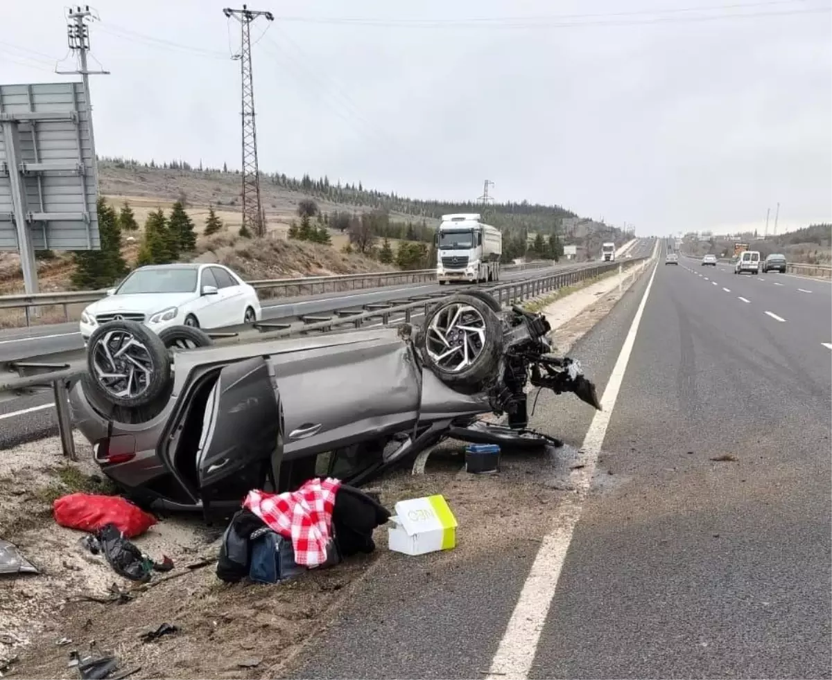 Kontrolden çıkan otomobil ters döndü: 2 yaralı