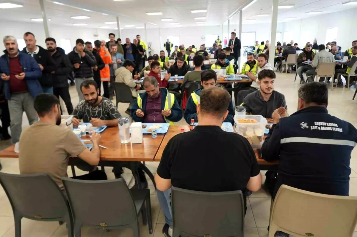 Körfezray şantiyesinde deprem şehitleri anıldı: Bölgeye 100 milyon liralık destek sağlandı