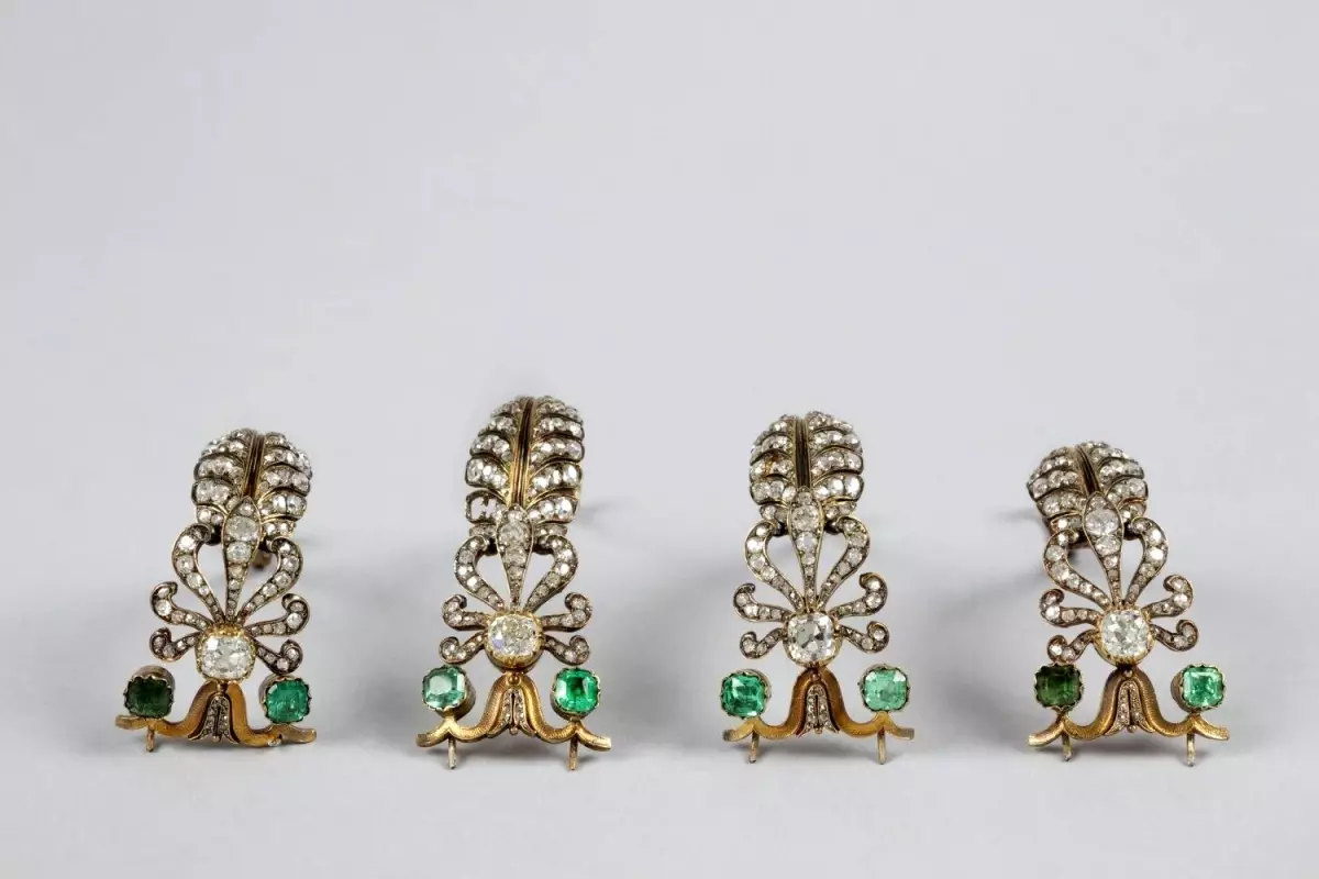 Louvre soygununda hırsızların düşürdüğü elmas tacın fotoğrafı ilk kez paylaşıldı