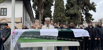 Mardin'deki trafik kazasında hayatını kaybedenlerden Melek Durmuş'un cenazesi Bilecik'te defnedildi