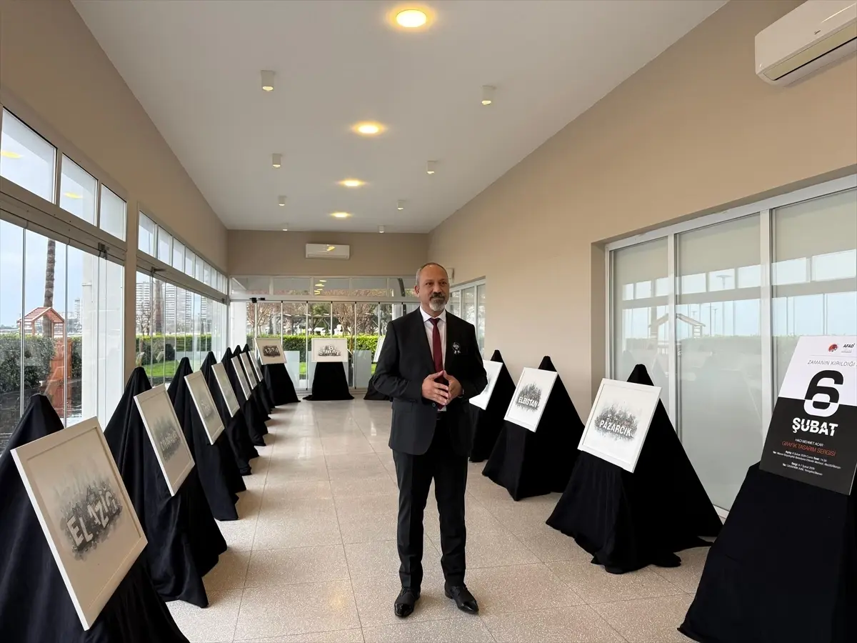 Mersin'de "Zamanın Kırıldığı An: 6 ŞUBAT" grafik tasarım sergisi açıldı