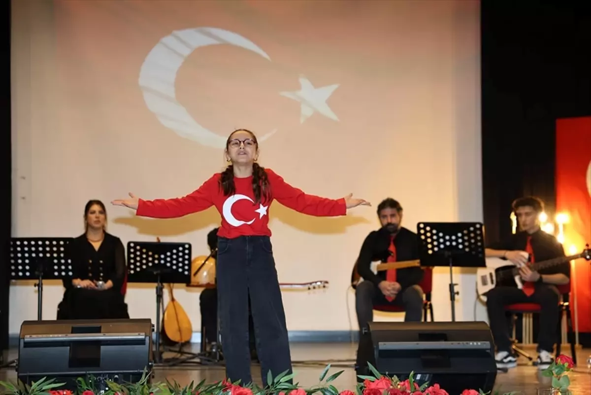 Merzifon'da şiir ve müzik dinletisi düzenlendi