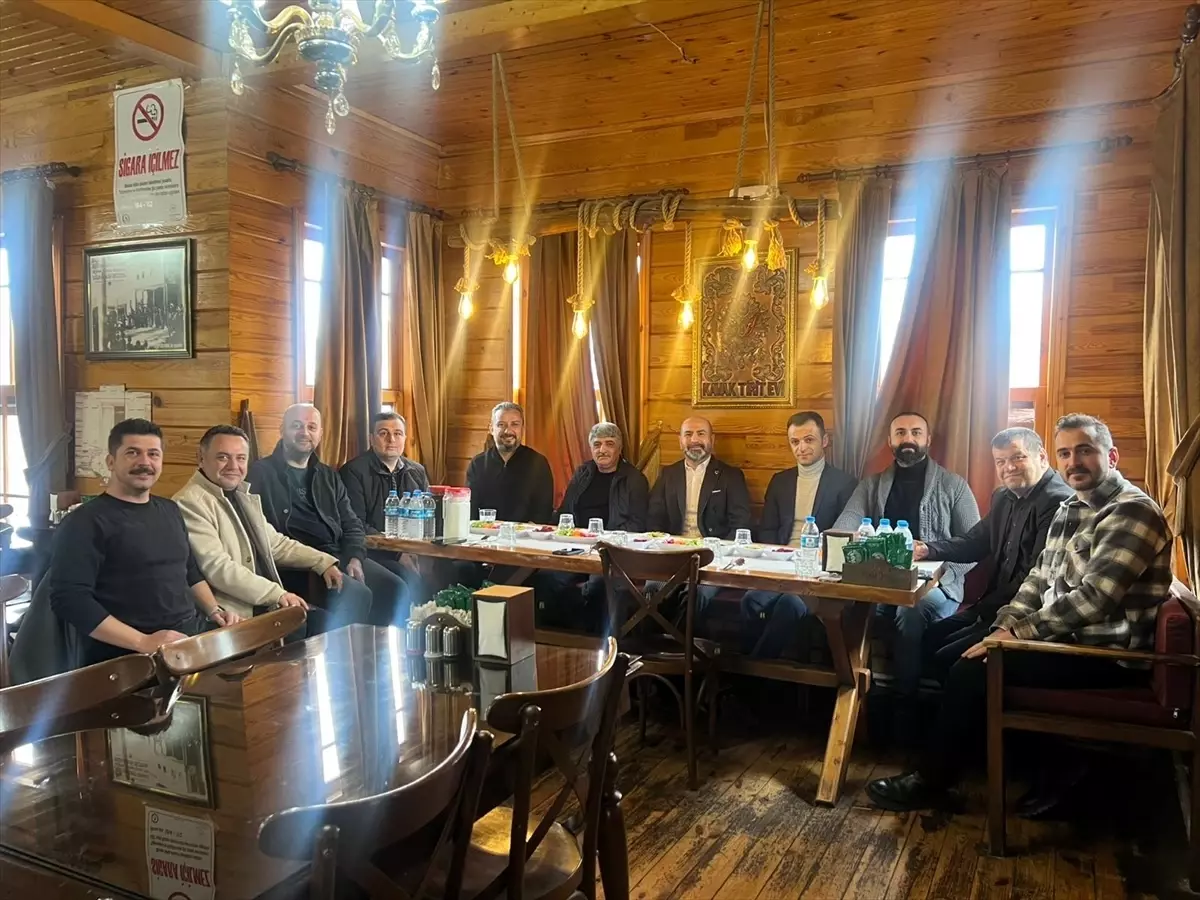 MHP Kavak İlçe Başkanı Candemir, Türk Eğitim-Sen yöneticileriyle bir araya geldi