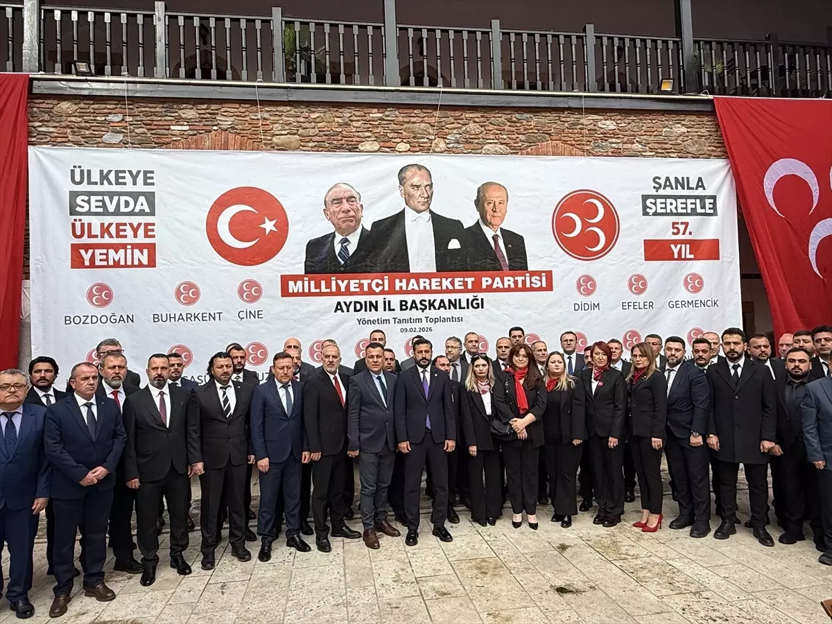 MHP'li Cihangiroğlu, yeni yönetimini tanıttı